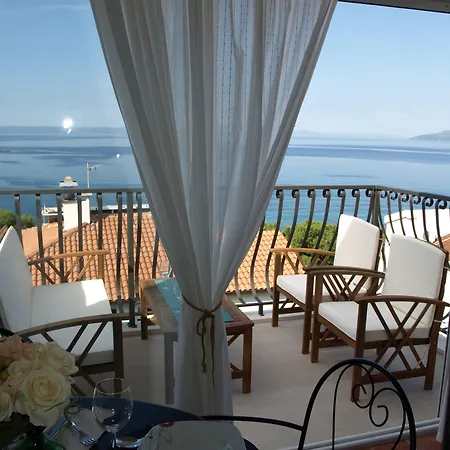 Issa アパート マカルスカ