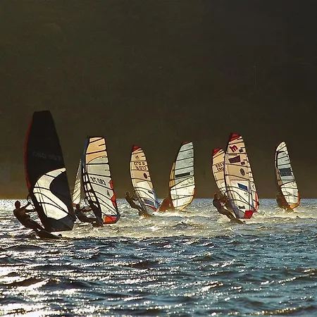 Issa マカルスカ