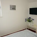 Apartament Issa *