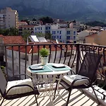 Issa Makarska
