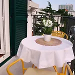 Apartament Issa