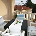 Apartament Issa *