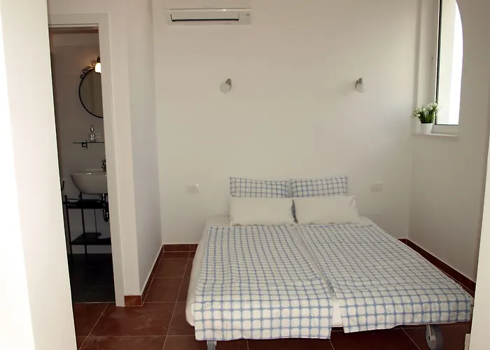 Issa Apartment