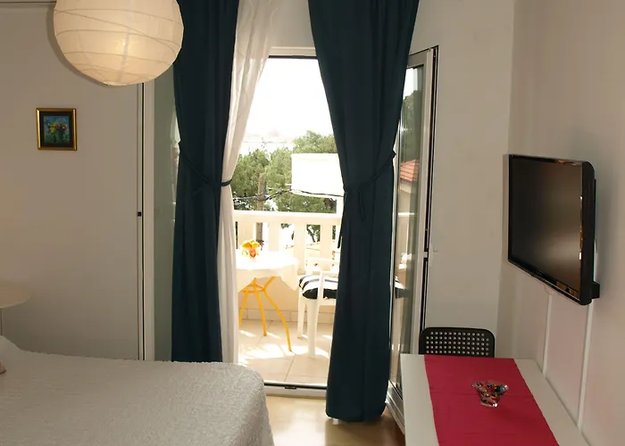 Issa Apartment