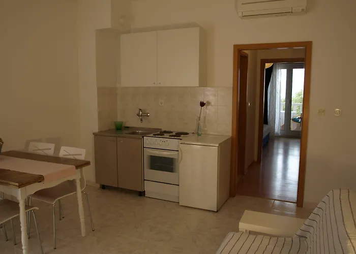 Issa Apartment