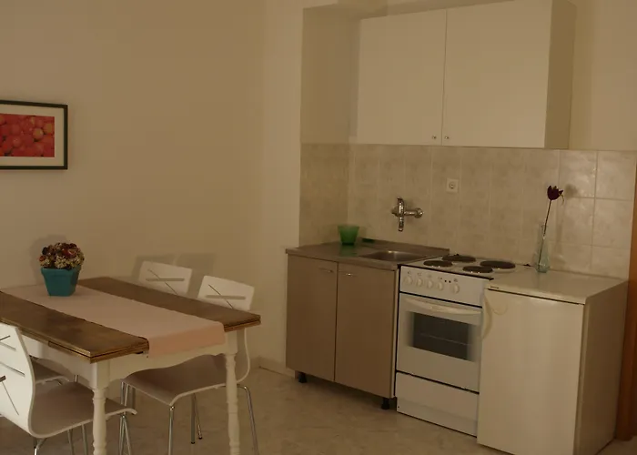 Issa Apartment