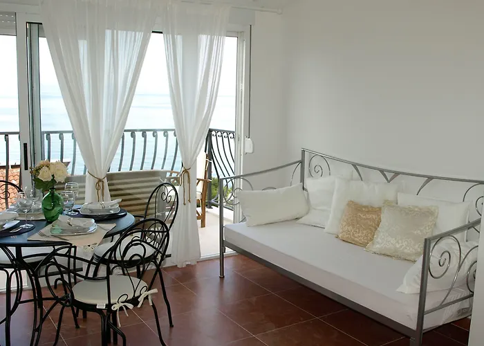 Apartment Issa